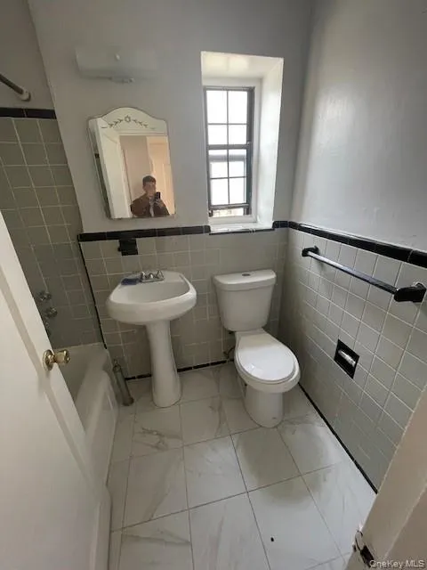 78-43 147 Street, New York, NY, 2 Bedrooms Bedrooms, 5 Rooms Rooms,1 BathroomBathrooms,Residential Lease,For Rent,147,0,1034835 78-43 147 Street, New York, NY, 2 Bedrooms Bedrooms, 5 Rooms Rooms,1 BathroomBathrooms,Residential Lease,For Rent,147,0,1034835