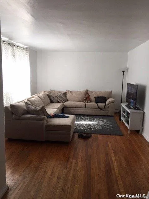 78-43 147 Street, New York, NY, 2 Bedrooms Bedrooms, 5 Rooms Rooms,1 BathroomBathrooms,Residential Lease,For Rent,147,0,1034835 78-43 147 Street, New York, NY, 2 Bedrooms Bedrooms, 5 Rooms Rooms,1 BathroomBathrooms,Residential Lease,For Rent,147,0,1034835