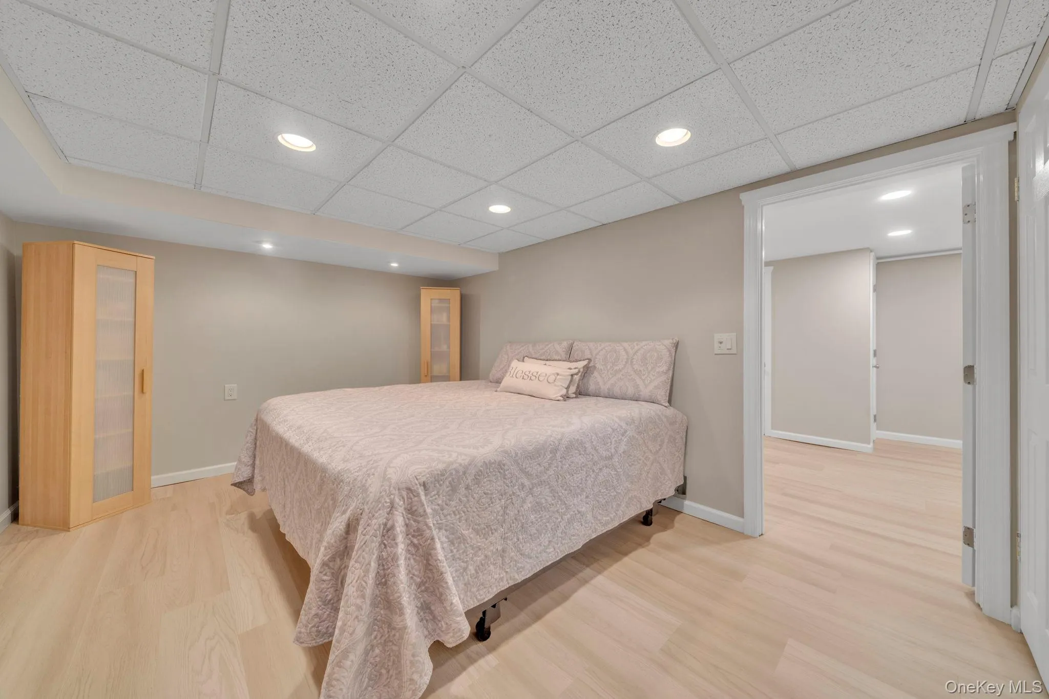 20 Cornwall Lane, Oyster Bay, NY, 4 Bedrooms Bedrooms, 7 Rooms Rooms,3 BathroomsBathrooms,Residential,For Rent,Cornwall,0,1034836 20 Cornwall Lane, Oyster Bay, NY, 4 Bedrooms Bedrooms, 7 Rooms Rooms,3 BathroomsBathrooms,Residential,For Rent,Cornwall,0,1034836