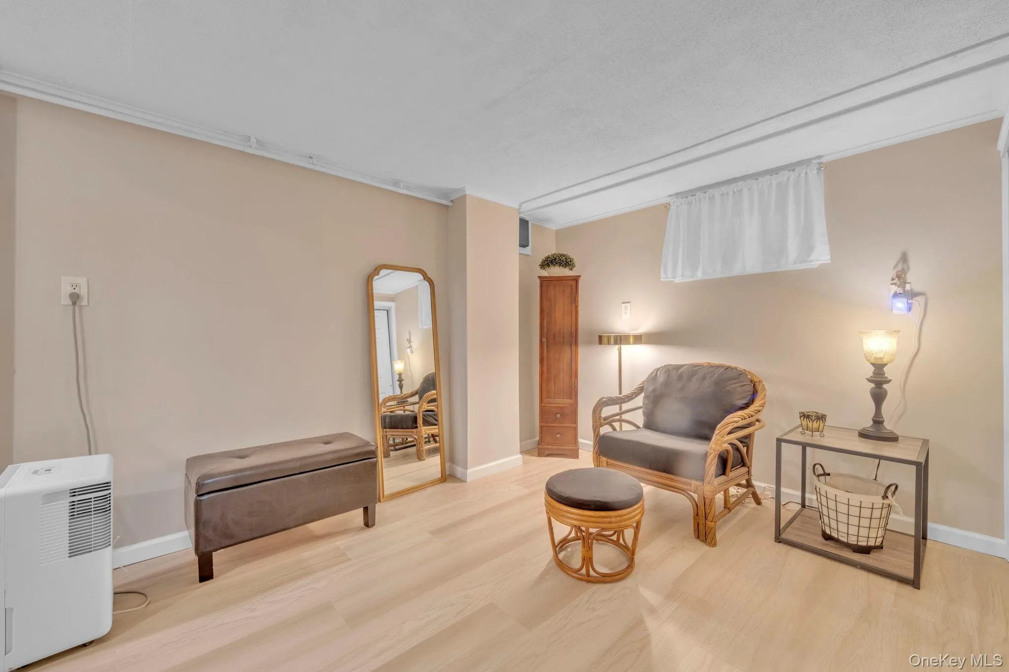 20 Cornwall Lane, Oyster Bay, NY, 4 Bedrooms Bedrooms, 7 Rooms Rooms,3 BathroomsBathrooms,Residential,For Rent,Cornwall,0,1034836 20 Cornwall Lane, Oyster Bay, NY, 4 Bedrooms Bedrooms, 7 Rooms Rooms,3 BathroomsBathrooms,Residential,For Rent,Cornwall,0,1034836
