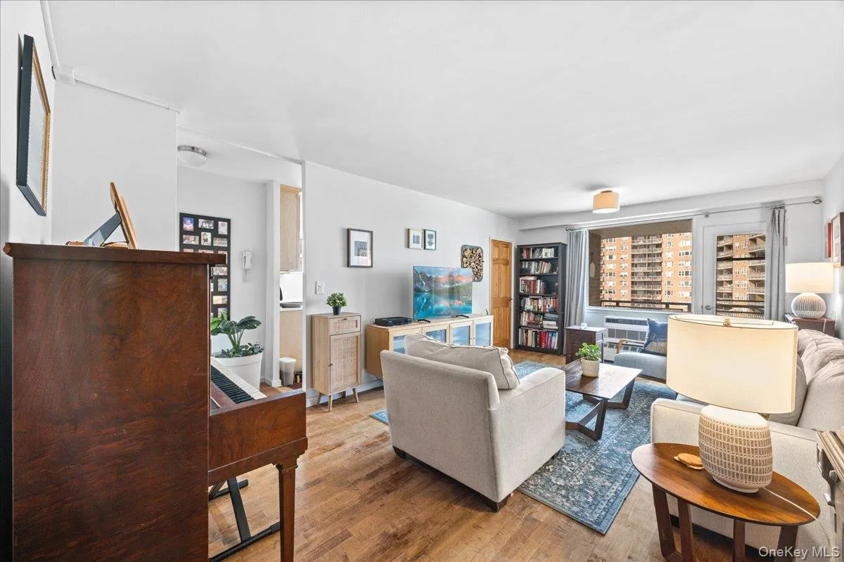 5700 Arlington Avenue, New York, NY, 2 Bedrooms Bedrooms, 4 Rooms Rooms,1 BathroomBathrooms,Residential,For Rent,Arlington,0,1034837 5700 Arlington Avenue, New York, NY, 2 Bedrooms Bedrooms, 4 Rooms Rooms,1 BathroomBathrooms,Residential,For Rent,Arlington,0,1034837