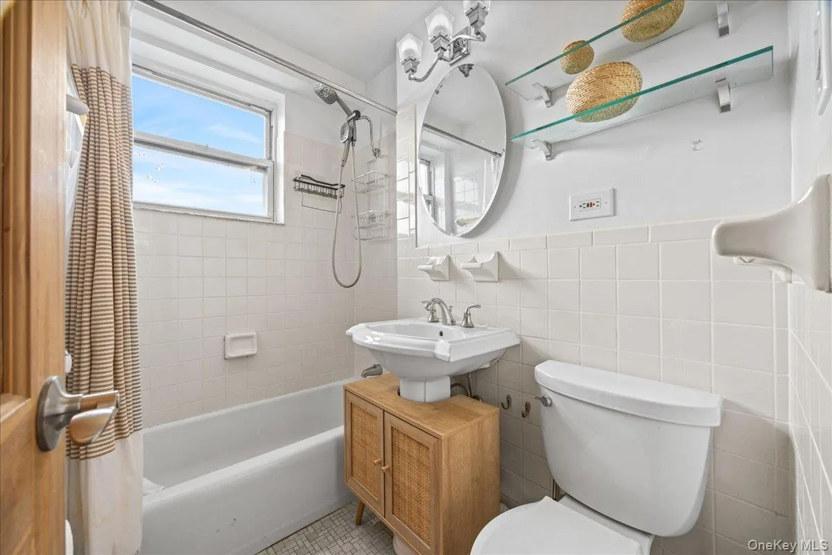5700 Arlington Avenue, New York, NY, 2 Bedrooms Bedrooms, 4 Rooms Rooms,1 BathroomBathrooms,Residential,For Rent,Arlington,0,1034837 5700 Arlington Avenue, New York, NY, 2 Bedrooms Bedrooms, 4 Rooms Rooms,1 BathroomBathrooms,Residential,For Rent,Arlington,0,1034837