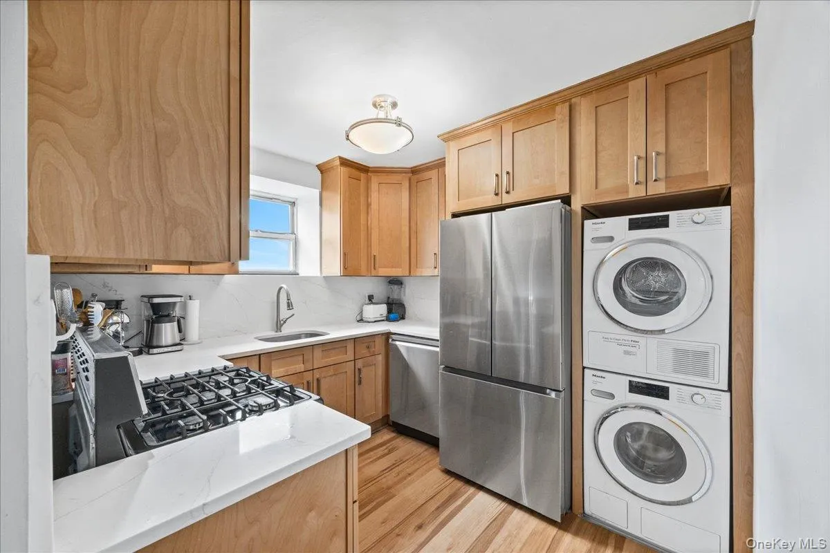 5700 Arlington Avenue, New York, NY, 2 Bedrooms Bedrooms, 4 Rooms Rooms,1 BathroomBathrooms,Residential,For Rent,Arlington,0,1034837 5700 Arlington Avenue, New York, NY, 2 Bedrooms Bedrooms, 4 Rooms Rooms,1 BathroomBathrooms,Residential,For Rent,Arlington,0,1034837