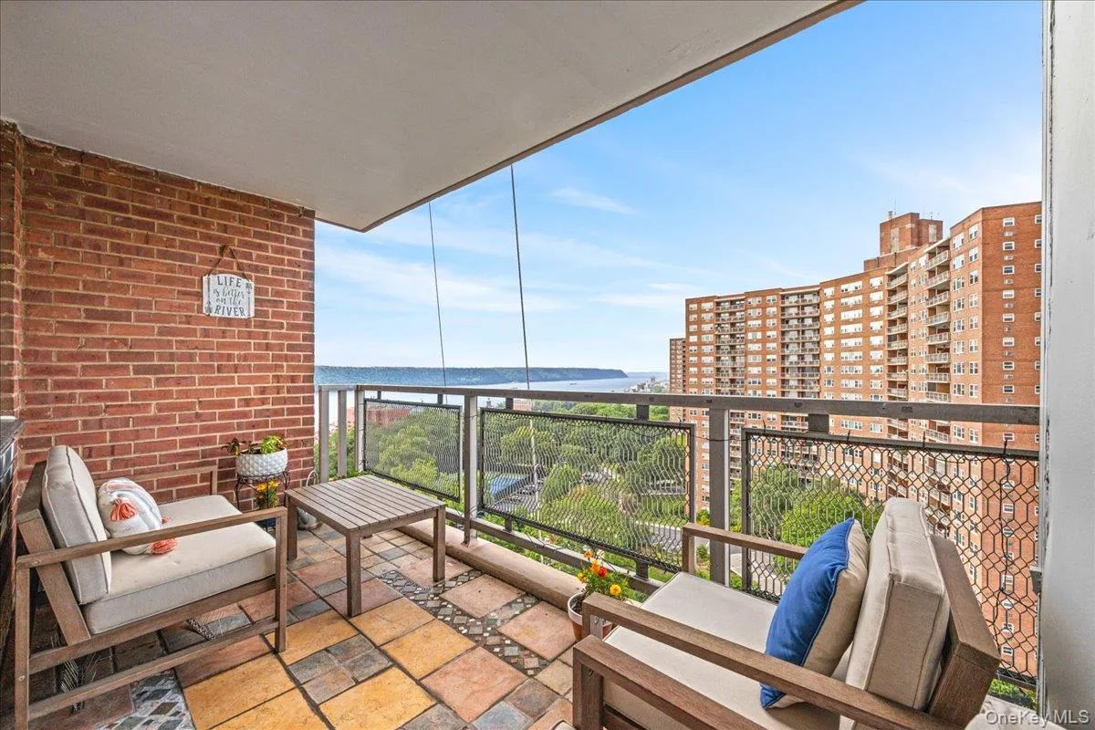 5700 Arlington Avenue, New York, NY, 2 Bedrooms Bedrooms, 4 Rooms Rooms,1 BathroomBathrooms,Residential,For Rent,Arlington,0,1034837 5700 Arlington Avenue, New York, NY, 2 Bedrooms Bedrooms, 4 Rooms Rooms,1 BathroomBathrooms,Residential,For Rent,Arlington,0,1034837