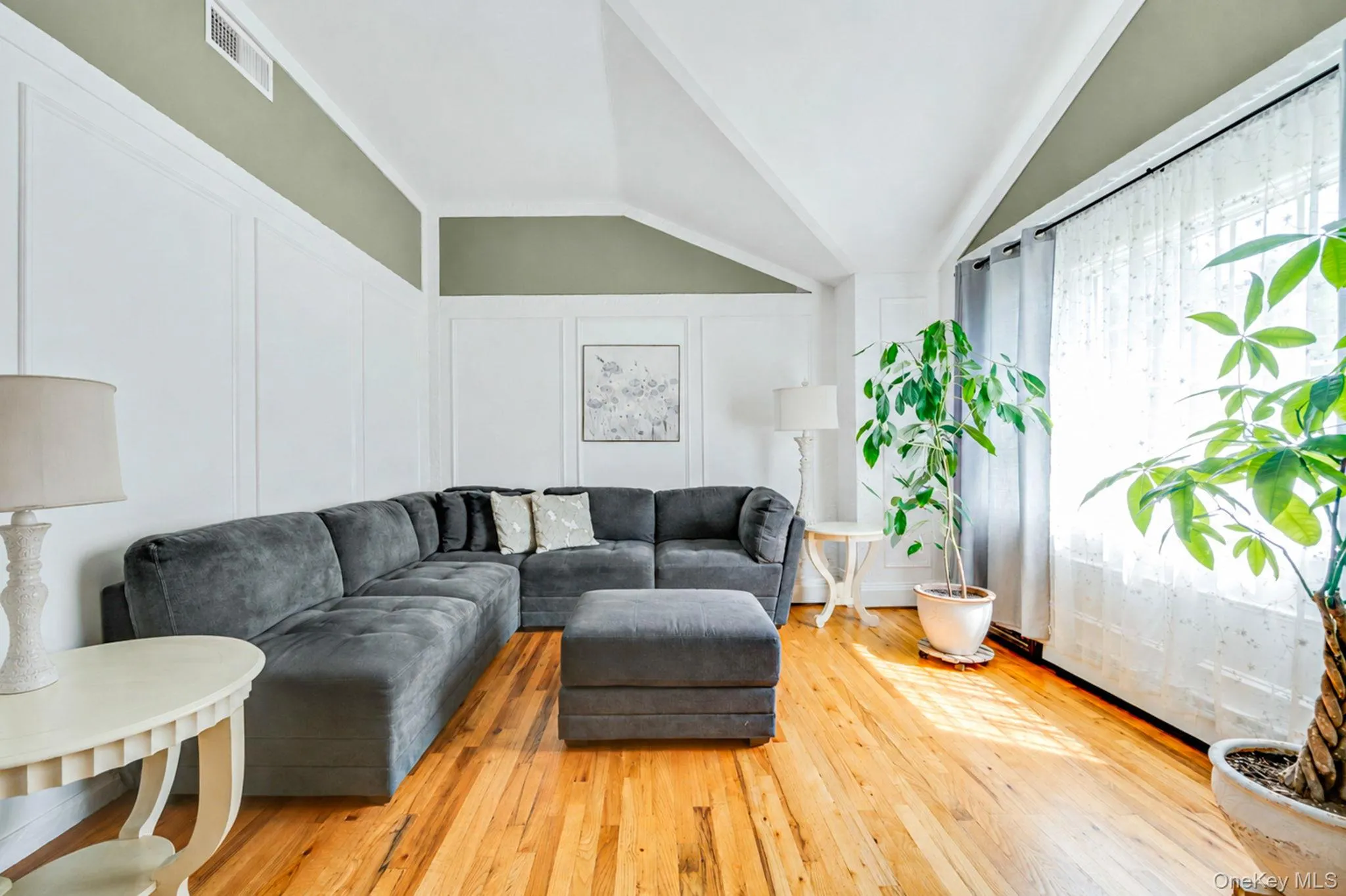 2 Gould Drive, Brookhaven, NY, 3 Bedrooms Bedrooms, 7 Rooms Rooms,2 BathroomsBathrooms,Residential,For Rent,Gould,0,1034839 2 Gould Drive, Brookhaven, NY, 3 Bedrooms Bedrooms, 7 Rooms Rooms,2 BathroomsBathrooms,Residential,For Rent,Gould,0,1034839