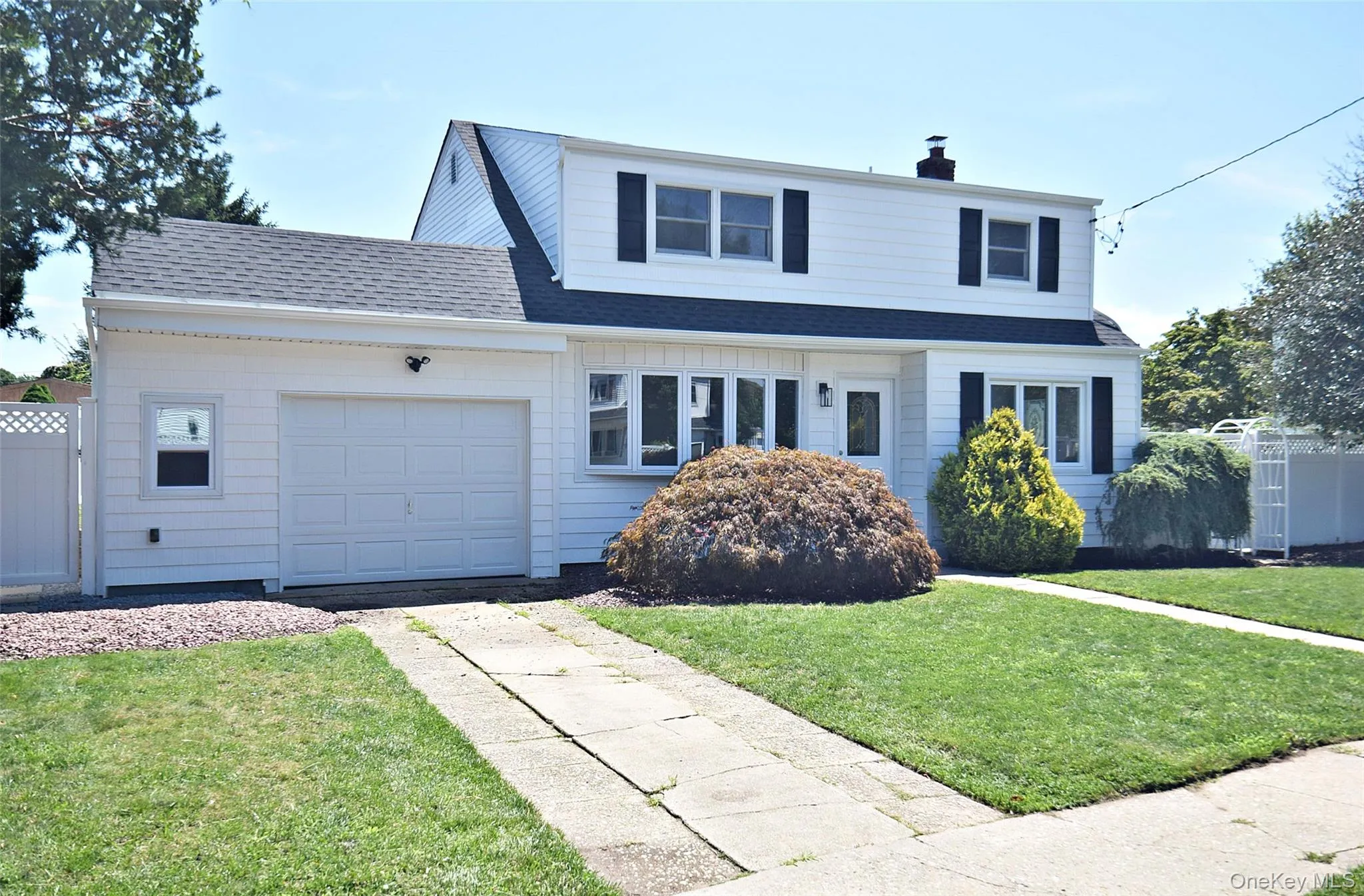 112 Raynor Street, West Babylon, NY, 4 Bedrooms Bedrooms, 8 Rooms Rooms,2 BathroomsBathrooms,Residential,For Rent,Raynor,0,1034844 112 Raynor Street, West Babylon, NY, 4 Bedrooms Bedrooms, 8 Rooms Rooms,2 BathroomsBathrooms,Residential,For Rent,Raynor,0,1034844
