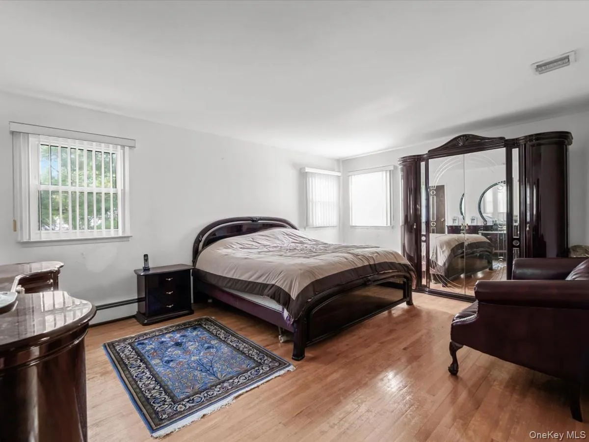 17 Cambridge Road, North Hempstead, NY, 5 Bedrooms Bedrooms, 10 Rooms Rooms,2 BathroomsBathrooms,Residential,For Rent,Cambridge,0,1034851 17 Cambridge Road, North Hempstead, NY, 5 Bedrooms Bedrooms, 10 Rooms Rooms,2 BathroomsBathrooms,Residential,For Rent,Cambridge,0,1034851
