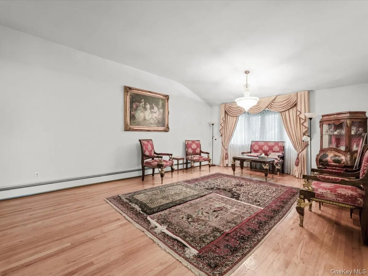 17 Cambridge Road, North Hempstead, NY, 5 Bedrooms Bedrooms, 10 Rooms Rooms,2 BathroomsBathrooms,Residential,For Rent,Cambridge,0,1034851 17 Cambridge Road, North Hempstead, NY, 5 Bedrooms Bedrooms, 10 Rooms Rooms,2 BathroomsBathrooms,Residential,For Rent,Cambridge,0,1034851