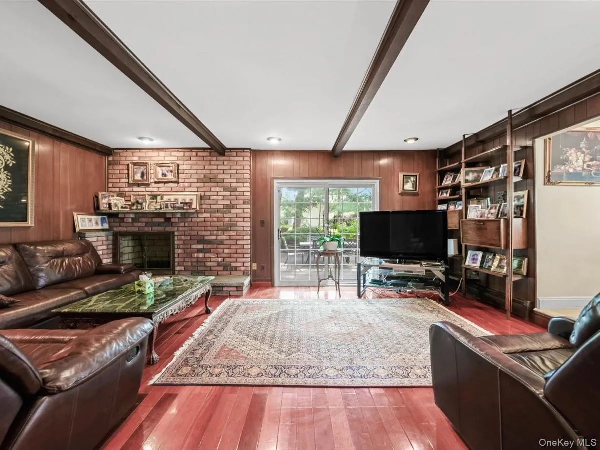 17 Cambridge Road, North Hempstead, NY, 5 Bedrooms Bedrooms, 10 Rooms Rooms,2 BathroomsBathrooms,Residential,For Rent,Cambridge,0,1034851 17 Cambridge Road, North Hempstead, NY, 5 Bedrooms Bedrooms, 10 Rooms Rooms,2 BathroomsBathrooms,Residential,For Rent,Cambridge,0,1034851