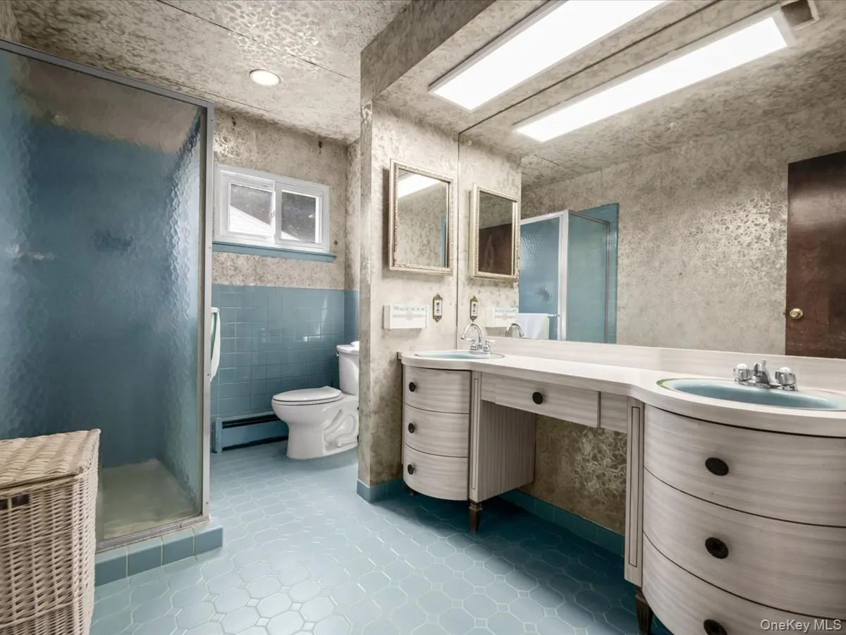 17 Cambridge Road, North Hempstead, NY, 5 Bedrooms Bedrooms, 10 Rooms Rooms,2 BathroomsBathrooms,Residential,For Rent,Cambridge,0,1034851 17 Cambridge Road, North Hempstead, NY, 5 Bedrooms Bedrooms, 10 Rooms Rooms,2 BathroomsBathrooms,Residential,For Rent,Cambridge,0,1034851