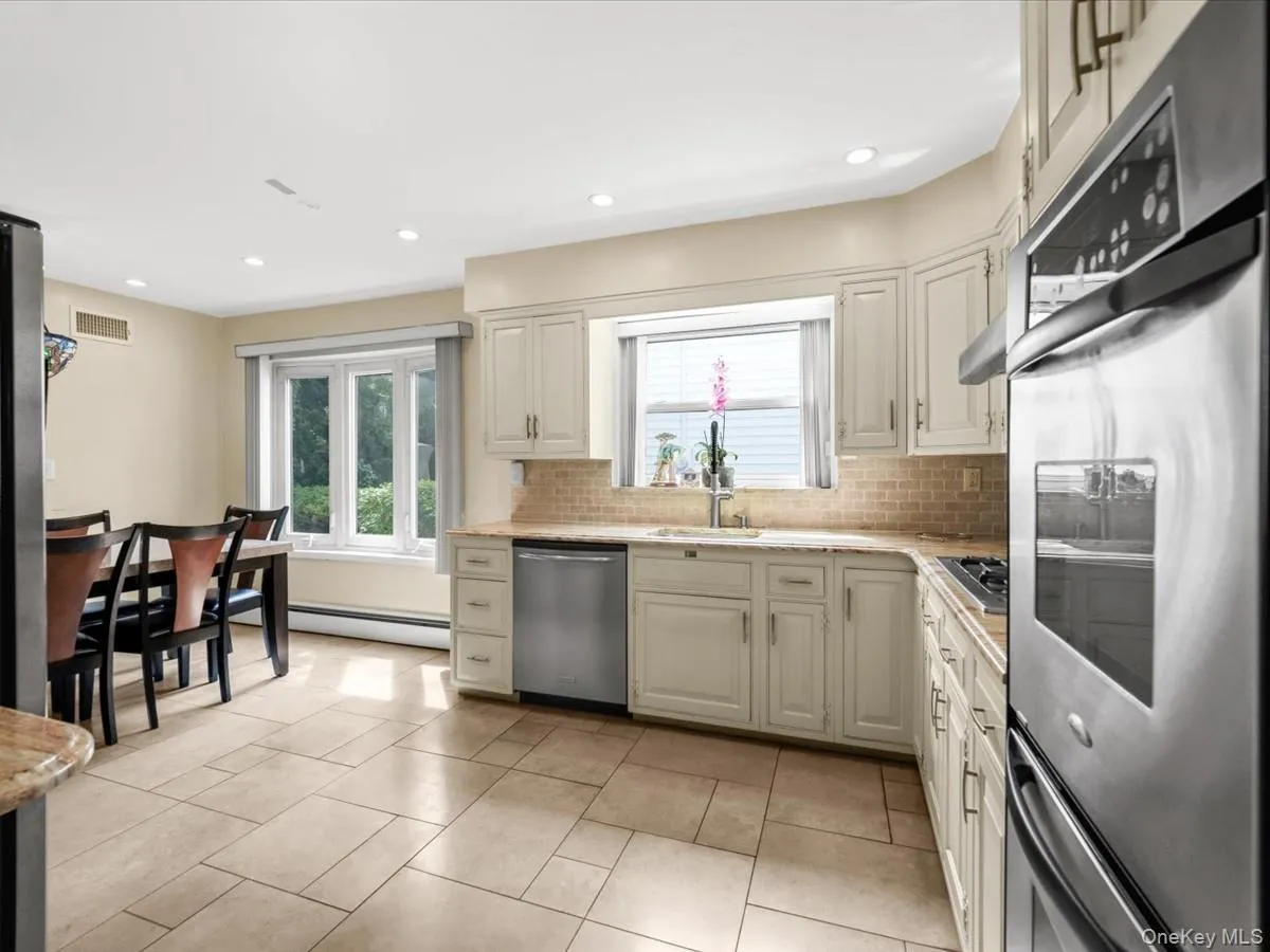 17 Cambridge Road, North Hempstead, NY, 5 Bedrooms Bedrooms, 10 Rooms Rooms,2 BathroomsBathrooms,Residential,For Rent,Cambridge,0,1034851 17 Cambridge Road, North Hempstead, NY, 5 Bedrooms Bedrooms, 10 Rooms Rooms,2 BathroomsBathrooms,Residential,For Rent,Cambridge,0,1034851