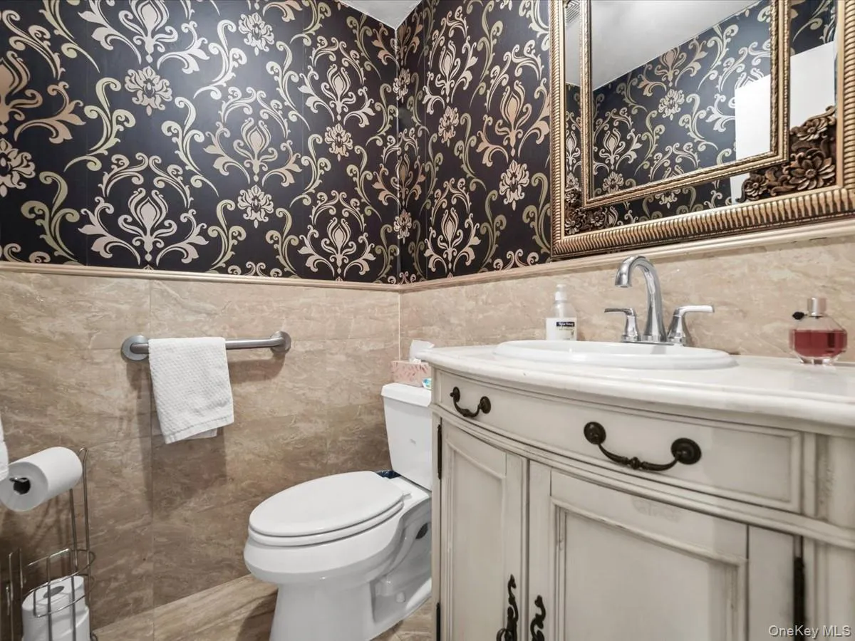 17 Cambridge Road, North Hempstead, NY, 5 Bedrooms Bedrooms, 10 Rooms Rooms,2 BathroomsBathrooms,Residential,For Rent,Cambridge,0,1034851 17 Cambridge Road, North Hempstead, NY, 5 Bedrooms Bedrooms, 10 Rooms Rooms,2 BathroomsBathrooms,Residential,For Rent,Cambridge,0,1034851
