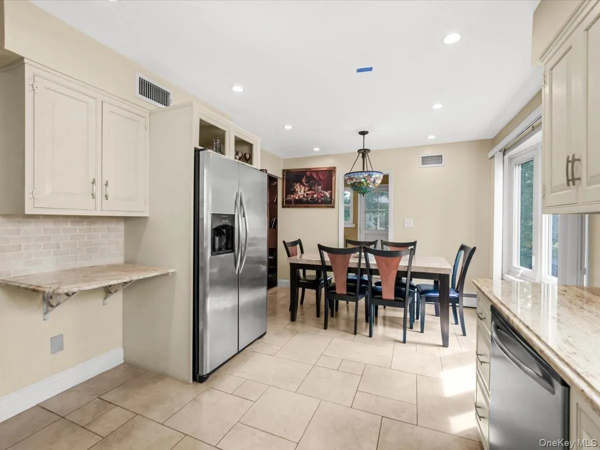 17 Cambridge Road, North Hempstead, NY, 5 Bedrooms Bedrooms, 10 Rooms Rooms,2 BathroomsBathrooms,Residential,For Rent,Cambridge,0,1034851 17 Cambridge Road, North Hempstead, NY, 5 Bedrooms Bedrooms, 10 Rooms Rooms,2 BathroomsBathrooms,Residential,For Rent,Cambridge,0,1034851