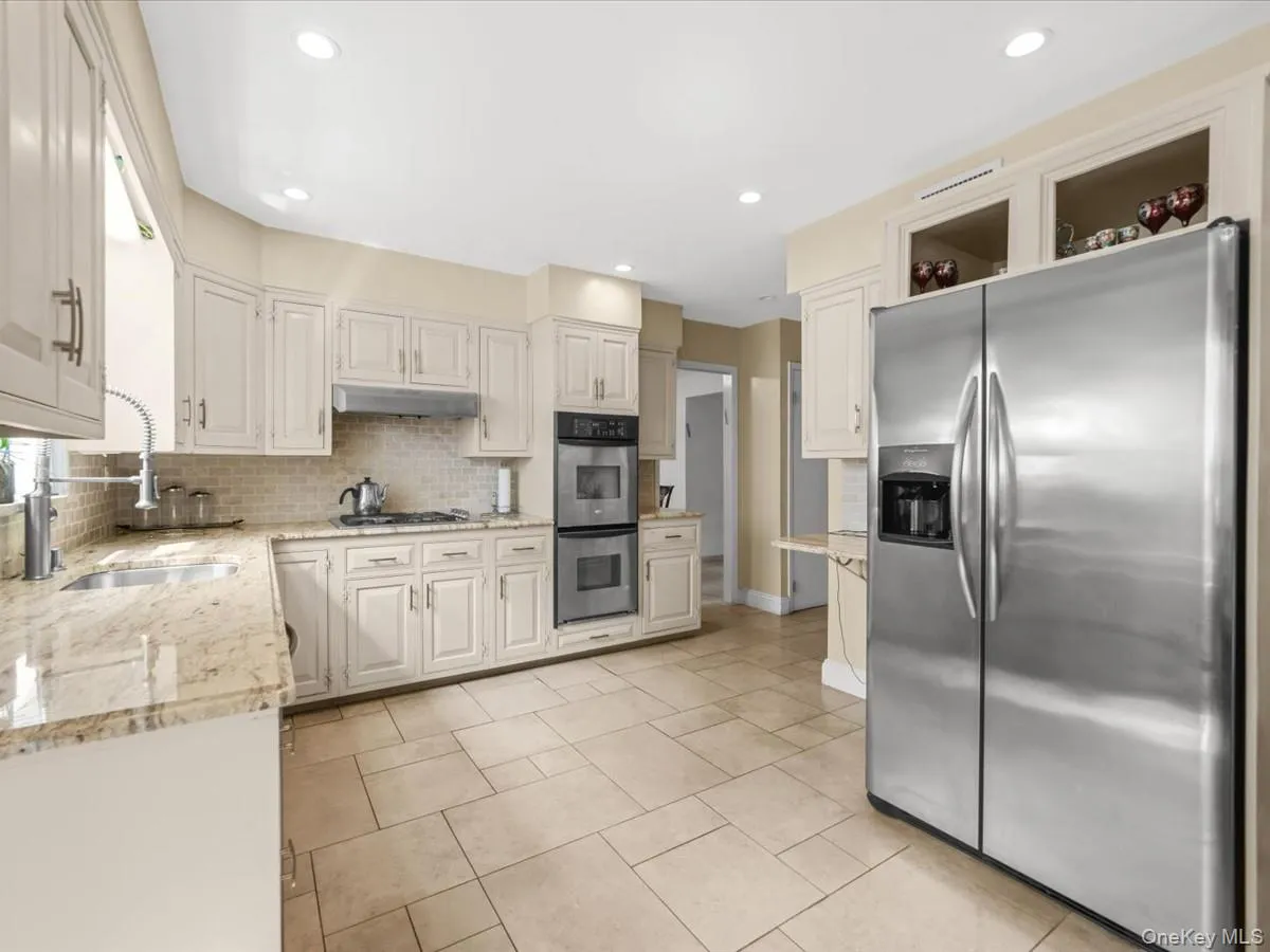 17 Cambridge Road, North Hempstead, NY, 5 Bedrooms Bedrooms, 10 Rooms Rooms,2 BathroomsBathrooms,Residential,For Rent,Cambridge,0,1034851 17 Cambridge Road, North Hempstead, NY, 5 Bedrooms Bedrooms, 10 Rooms Rooms,2 BathroomsBathrooms,Residential,For Rent,Cambridge,0,1034851