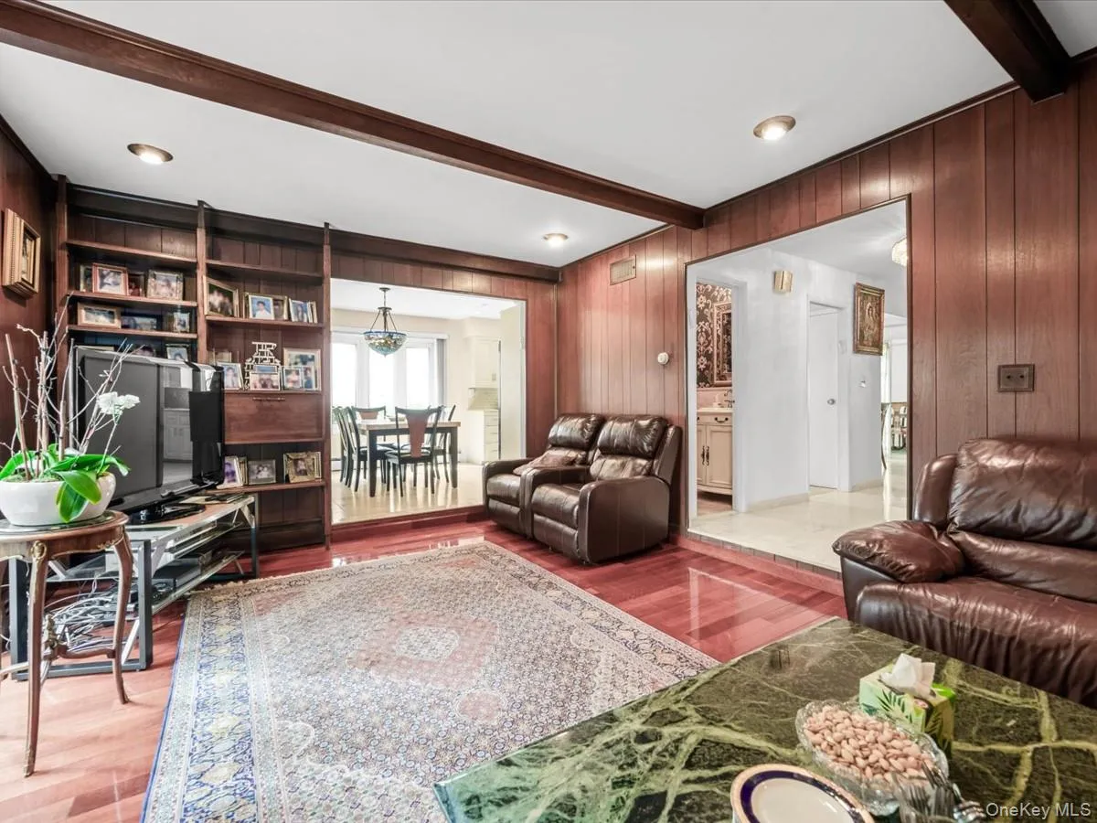 17 Cambridge Road, North Hempstead, NY, 5 Bedrooms Bedrooms, 10 Rooms Rooms,2 BathroomsBathrooms,Residential,For Rent,Cambridge,0,1034851 17 Cambridge Road, North Hempstead, NY, 5 Bedrooms Bedrooms, 10 Rooms Rooms,2 BathroomsBathrooms,Residential,For Rent,Cambridge,0,1034851