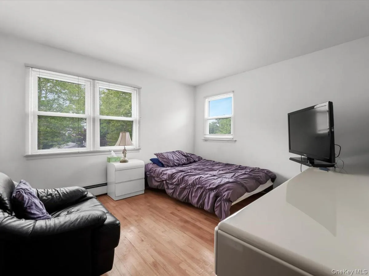 17 Cambridge Road, North Hempstead, NY, 5 Bedrooms Bedrooms, 10 Rooms Rooms,2 BathroomsBathrooms,Residential,For Rent,Cambridge,0,1034851 17 Cambridge Road, North Hempstead, NY, 5 Bedrooms Bedrooms, 10 Rooms Rooms,2 BathroomsBathrooms,Residential,For Rent,Cambridge,0,1034851
