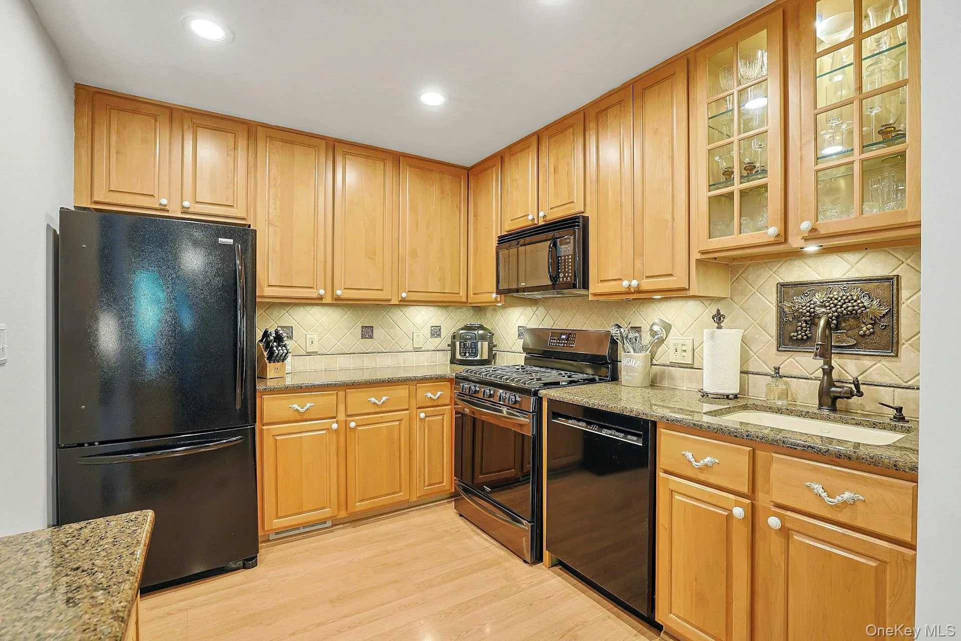 279 Treetop Circle, Clarkstown, NY, 1 Bedroom Bedrooms, 6 Rooms Rooms,1 BathroomBathrooms,Residential,For Rent,Treetop,0,1034853 279 Treetop Circle, Clarkstown, NY, 1 Bedroom Bedrooms, 6 Rooms Rooms,1 BathroomBathrooms,Residential,For Rent,Treetop,0,1034853