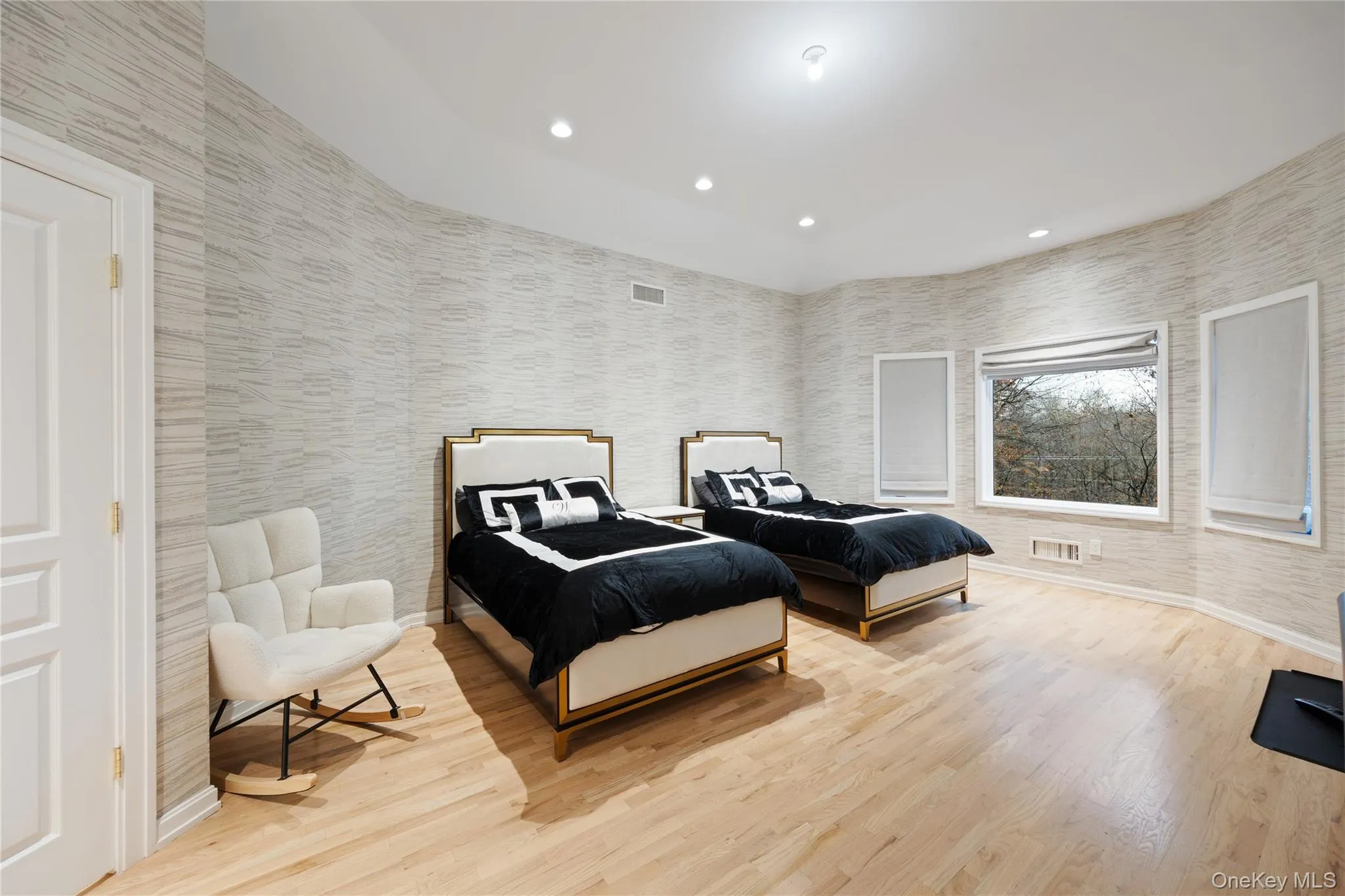 16 De Baun Avenue, Ramapo, NY, 4 Bedrooms Bedrooms, 9 Rooms Rooms,2 BathroomsBathrooms,Residential,For Rent,De Baun,0,1034867 16 De Baun Avenue, Ramapo, NY, 4 Bedrooms Bedrooms, 9 Rooms Rooms,2 BathroomsBathrooms,Residential,For Rent,De Baun,0,1034867