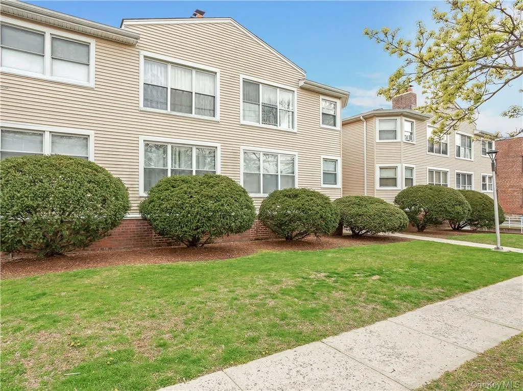 15 Quinby Avenue, White Plains, NY, 2 Rooms Rooms,1 BathroomBathrooms,Residential Lease,For Rent,Quinby,0,1034870 15 Quinby Avenue, White Plains, NY, 2 Rooms Rooms,1 BathroomBathrooms,Residential Lease,For Rent,Quinby,0,1034870