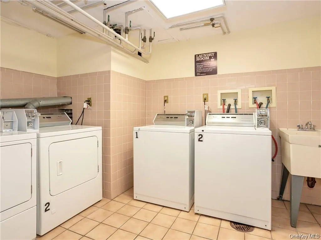 15 Quinby Avenue, White Plains, NY, 2 Rooms Rooms,1 BathroomBathrooms,Residential Lease,For Rent,Quinby,0,1034870 15 Quinby Avenue, White Plains, NY, 2 Rooms Rooms,1 BathroomBathrooms,Residential Lease,For Rent,Quinby,0,1034870