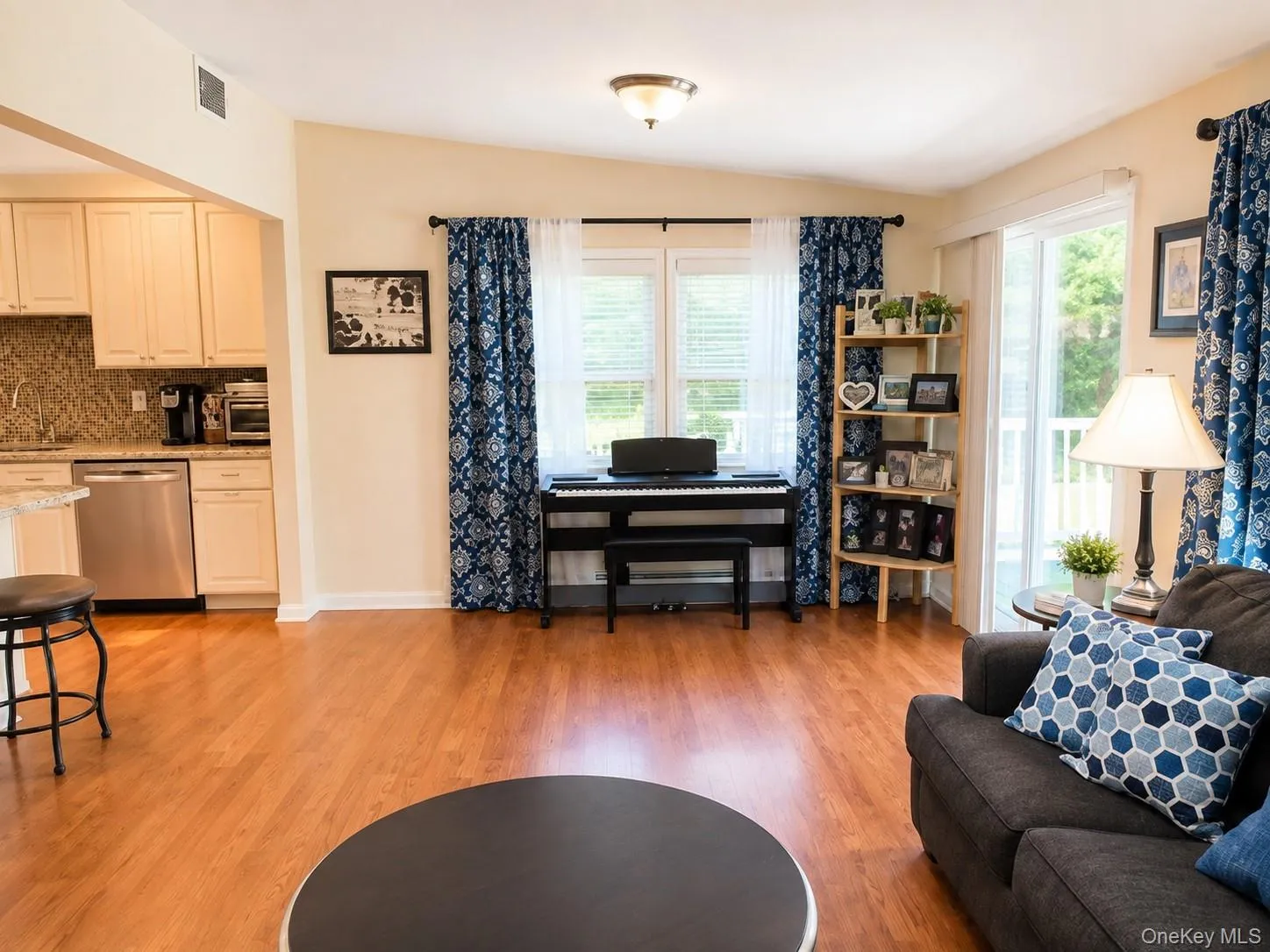 10 Roe Circle, Monroe, NY, 3 Bedrooms Bedrooms, 12 Rooms Rooms,2 BathroomsBathrooms,Residential Lease,For Rent,Roe,0,1034874 10 Roe Circle, Monroe, NY, 3 Bedrooms Bedrooms, 12 Rooms Rooms,2 BathroomsBathrooms,Residential Lease,For Rent,Roe,0,1034874