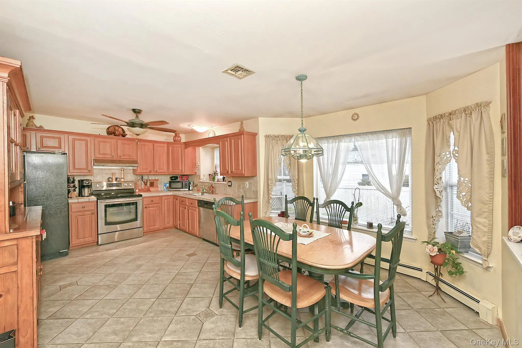 Eat in Kitchen Eat in Kitchen