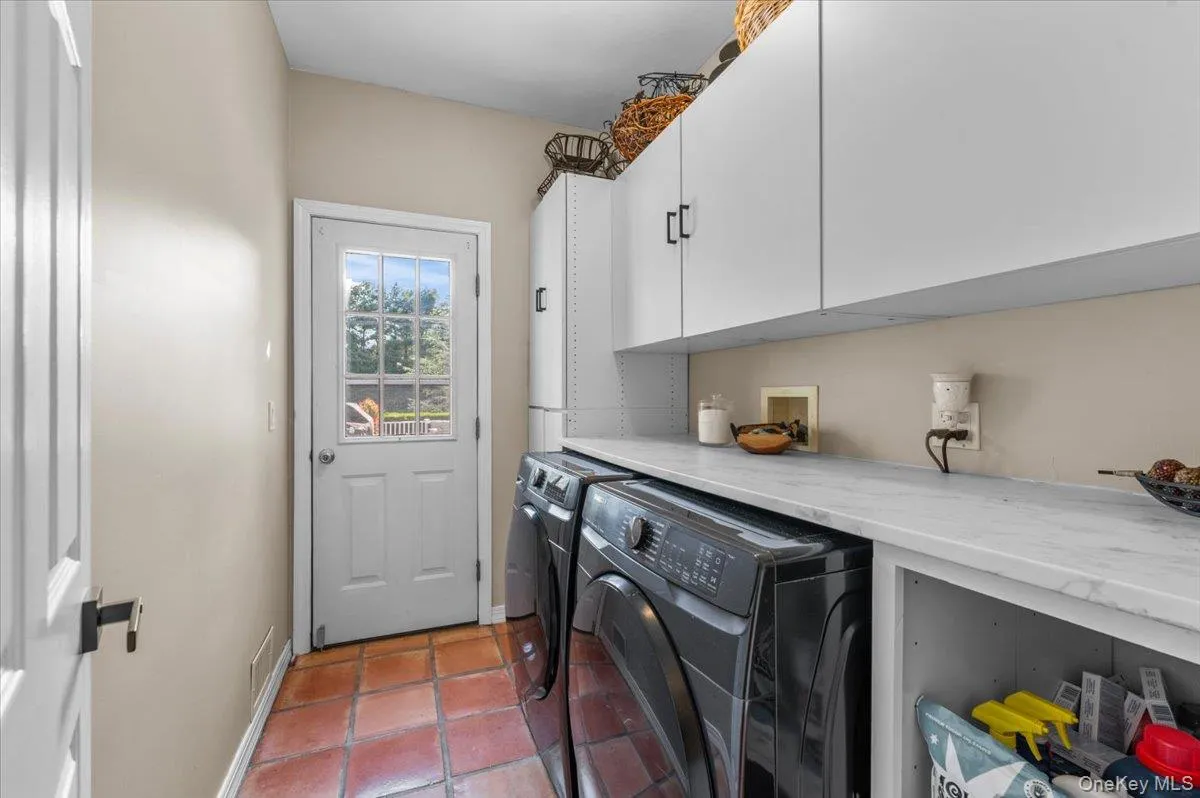 23 Jagger Court, Huntington, NY, 5 Bedrooms Bedrooms, 11 Rooms Rooms,5 BathroomsBathrooms,Residential,For Rent,Jagger,0,1034877 23 Jagger Court, Huntington, NY, 5 Bedrooms Bedrooms, 11 Rooms Rooms,5 BathroomsBathrooms,Residential,For Rent,Jagger,0,1034877