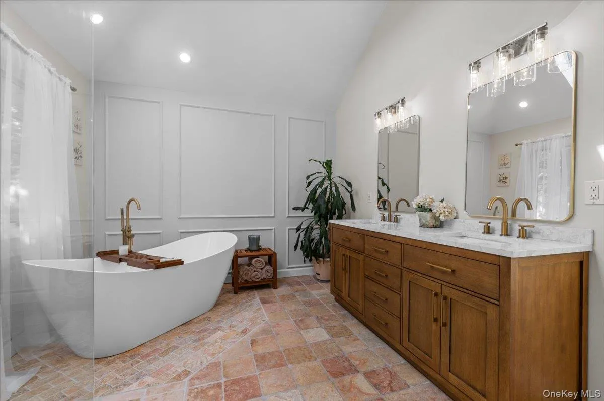 23 Jagger Court, Huntington, NY, 5 Bedrooms Bedrooms, 11 Rooms Rooms,5 BathroomsBathrooms,Residential,For Rent,Jagger,0,1034877 23 Jagger Court, Huntington, NY, 5 Bedrooms Bedrooms, 11 Rooms Rooms,5 BathroomsBathrooms,Residential,For Rent,Jagger,0,1034877