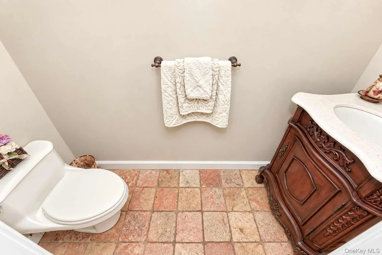 23 Jagger Court, Huntington, NY, 5 Bedrooms Bedrooms, 12 Rooms Rooms,5 BathroomsBathrooms,Residential,For Rent,Jagger,0,1034877 23 Jagger Court, Huntington, NY, 5 Bedrooms Bedrooms, 12 Rooms Rooms,5 BathroomsBathrooms,Residential,For Rent,Jagger,0,1034877