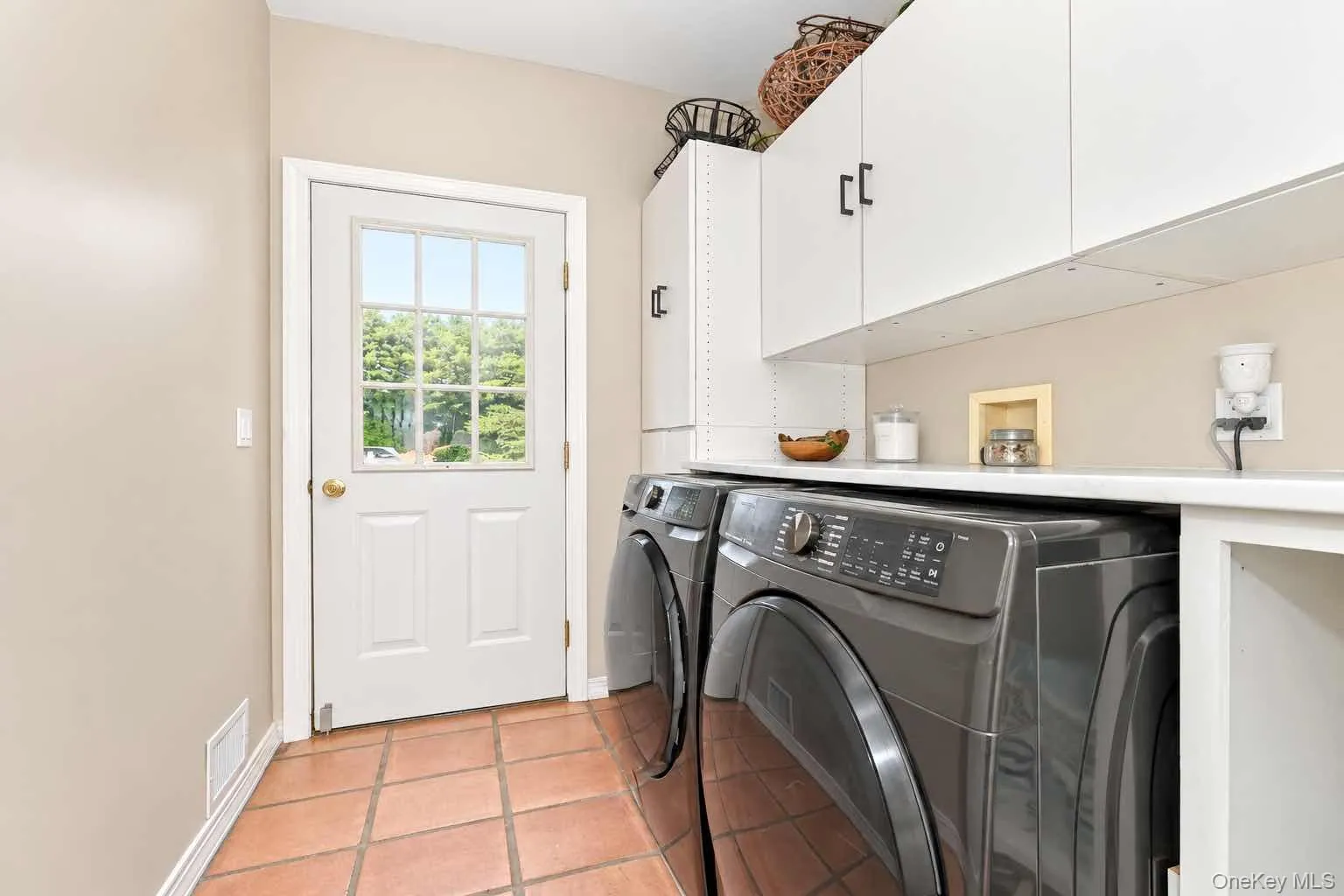 23 Jagger Court, Huntington, NY, 5 Bedrooms Bedrooms, 12 Rooms Rooms,5 BathroomsBathrooms,Residential,For Rent,Jagger,0,1034877 23 Jagger Court, Huntington, NY, 5 Bedrooms Bedrooms, 12 Rooms Rooms,5 BathroomsBathrooms,Residential,For Rent,Jagger,0,1034877