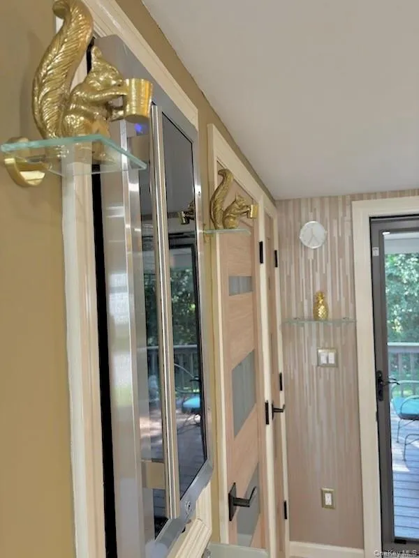 Includes wine refrigerator Includes wine refrigerator