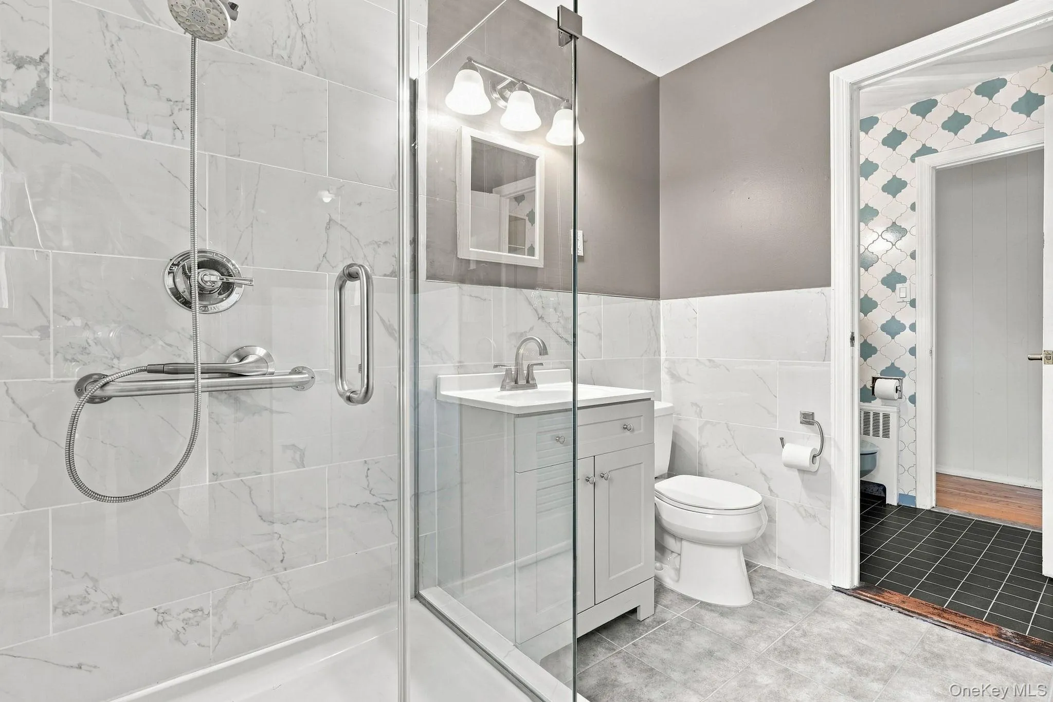 Crisp, modern primary bath Crisp, modern primary bath