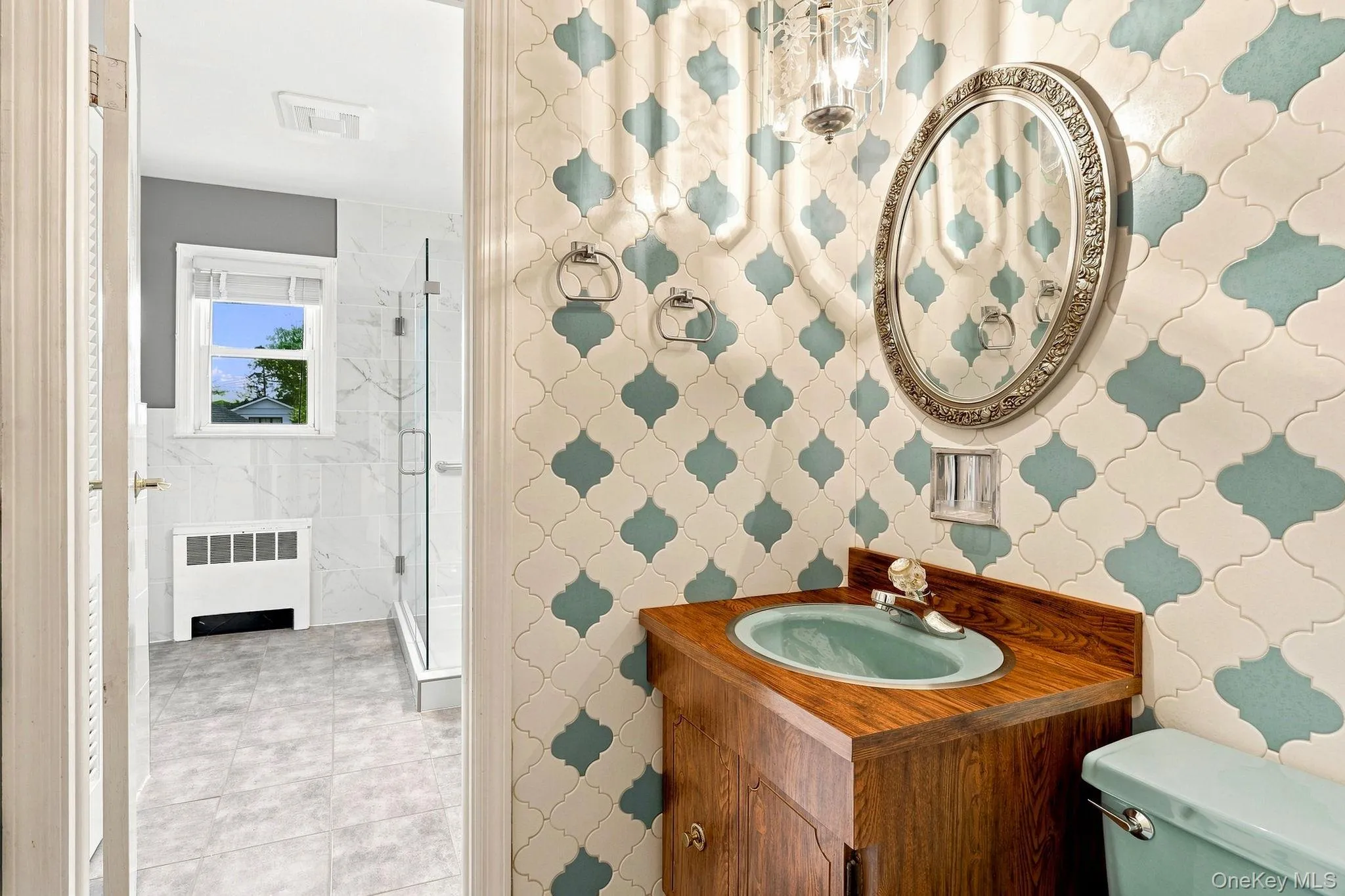 Powder room with classic details Powder room with classic details