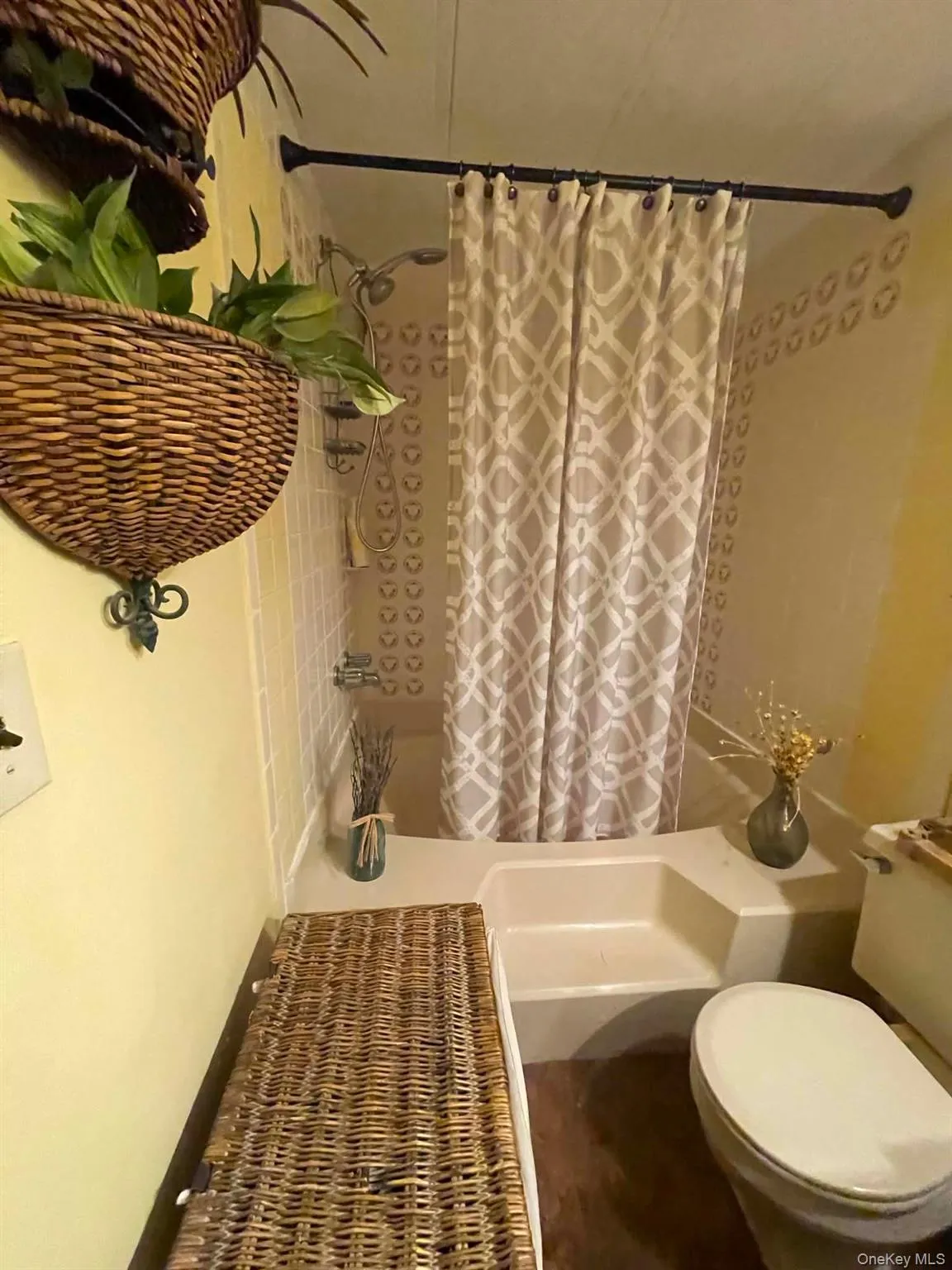 1661 Old Country Road, Riverhead, NY, 2 Bedrooms Bedrooms, 5 Rooms Rooms,2 BathroomsBathrooms,Residential,For Rent,Old Country,0,1034893 1661 Old Country Road, Riverhead, NY, 2 Bedrooms Bedrooms, 5 Rooms Rooms,2 BathroomsBathrooms,Residential,For Rent,Old Country,0,1034893