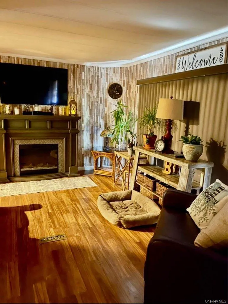 1661 Old Country Road, Riverhead, NY, 2 Bedrooms Bedrooms, 5 Rooms Rooms,2 BathroomsBathrooms,Residential,For Rent,Old Country,0,1034893 1661 Old Country Road, Riverhead, NY, 2 Bedrooms Bedrooms, 5 Rooms Rooms,2 BathroomsBathrooms,Residential,For Rent,Old Country,0,1034893