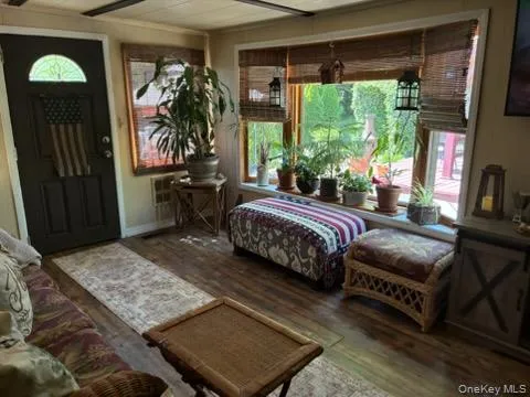 1661 Old Country Road, Riverhead, NY, 2 Bedrooms Bedrooms, 5 Rooms Rooms,2 BathroomsBathrooms,Residential,For Rent,Old Country,0,1034893 1661 Old Country Road, Riverhead, NY, 2 Bedrooms Bedrooms, 5 Rooms Rooms,2 BathroomsBathrooms,Residential,For Rent,Old Country,0,1034893