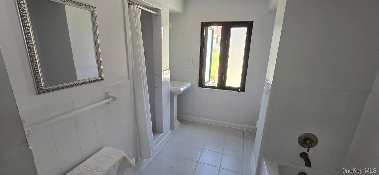 20962 Whitehall Terrace, New York, NY, 3 Bedrooms Bedrooms, 7 Rooms Rooms,1 BathroomBathrooms,Residential,For Rent,Whitehall,0,1034899 20962 Whitehall Terrace, New York, NY, 3 Bedrooms Bedrooms, 7 Rooms Rooms,1 BathroomBathrooms,Residential,For Rent,Whitehall,0,1034899