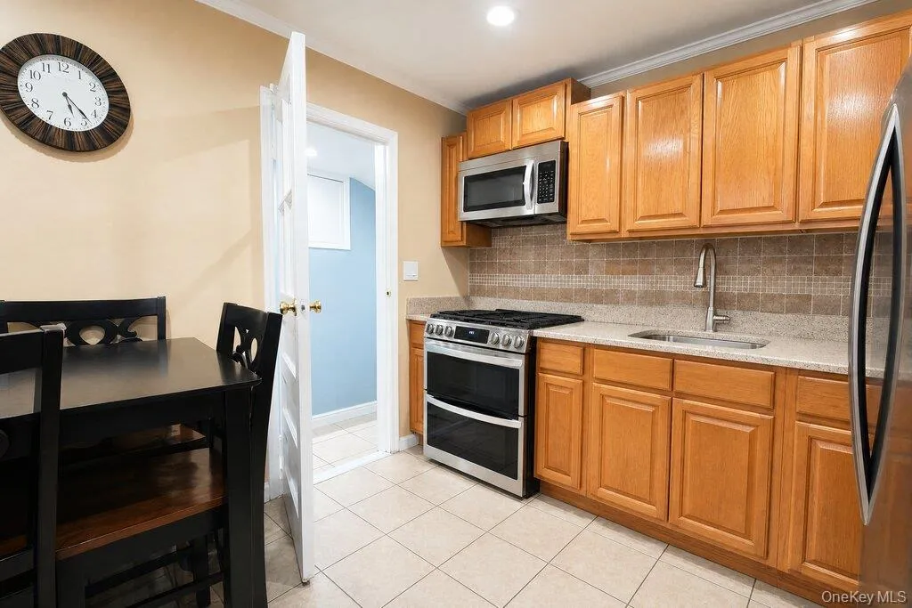 1061 Midland Street, Hempstead, NY, 5 Bedrooms Bedrooms, 8 Rooms Rooms,4 BathroomsBathrooms,Residential,For Rent,Midland,0,1034903 1061 Midland Street, Hempstead, NY, 5 Bedrooms Bedrooms, 8 Rooms Rooms,4 BathroomsBathrooms,Residential,For Rent,Midland,0,1034903