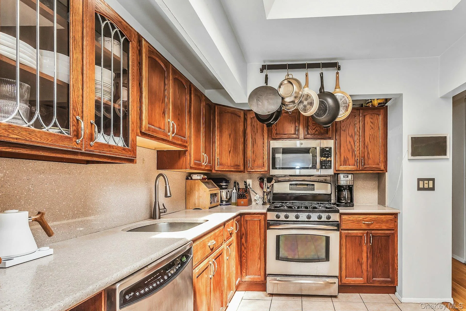 13-24 208th Place, New York, NY, 3 Bedrooms Bedrooms, 6 Rooms Rooms,2 BathroomsBathrooms,Residential,For Rent,208th,0,1034914 13-24 208th Place, New York, NY, 3 Bedrooms Bedrooms, 6 Rooms Rooms,2 BathroomsBathrooms,Residential,For Rent,208th,0,1034914