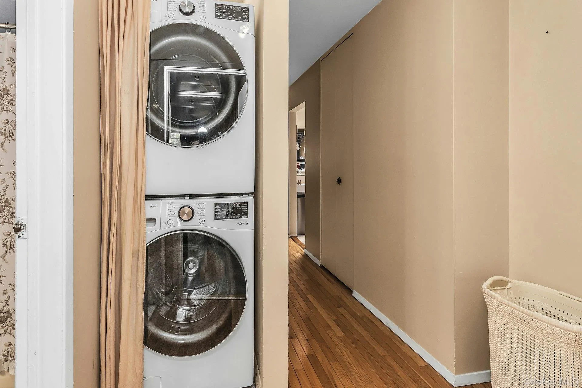 13-24 208th Place, New York, NY, 3 Bedrooms Bedrooms, 6 Rooms Rooms,2 BathroomsBathrooms,Residential,For Rent,208th,0,1034914 13-24 208th Place, New York, NY, 3 Bedrooms Bedrooms, 6 Rooms Rooms,2 BathroomsBathrooms,Residential,For Rent,208th,0,1034914