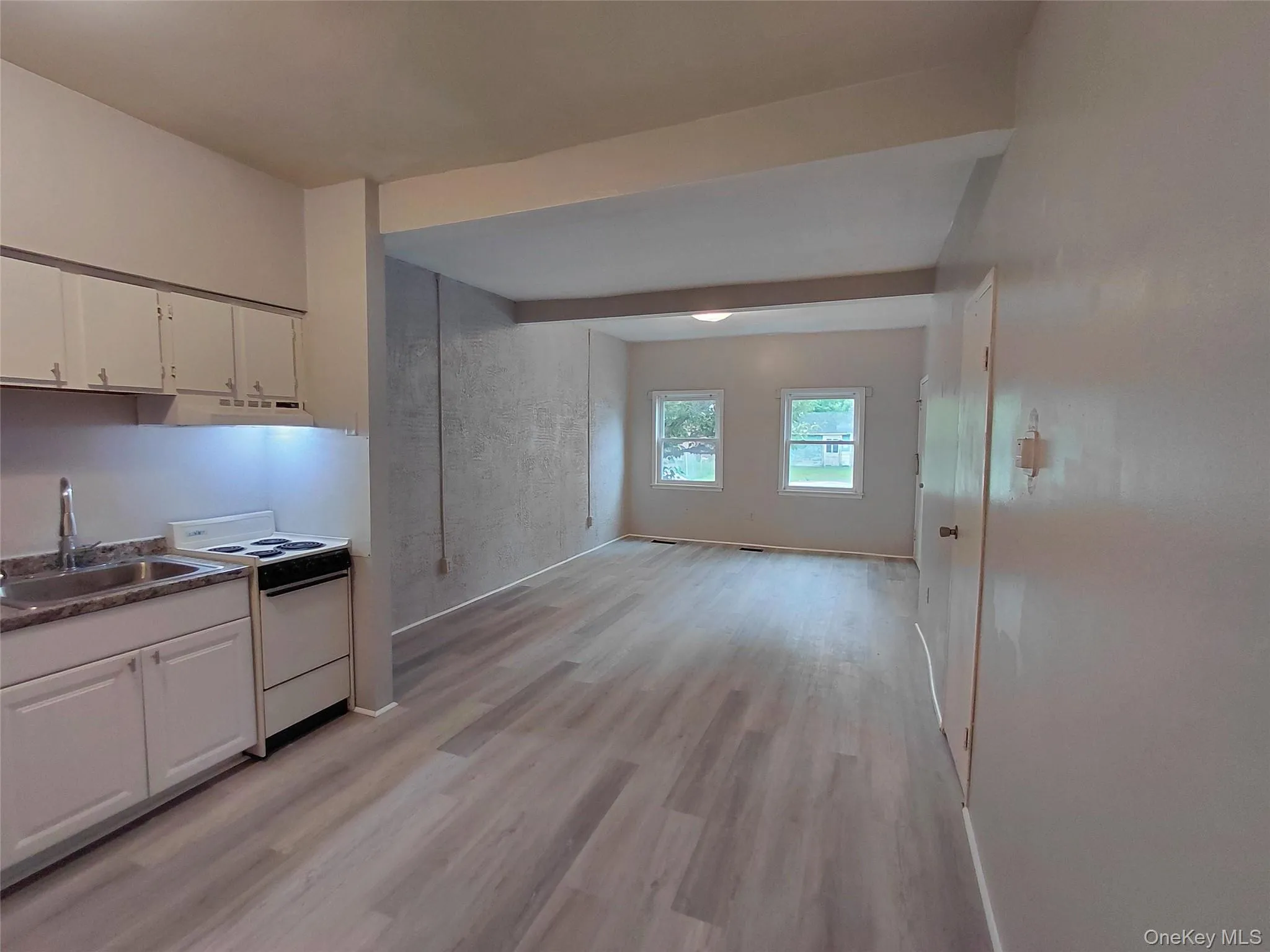 81 Franklin Street, Kingston, NY, 1 Bedroom Bedrooms, 3 Rooms Rooms,1 BathroomBathrooms,Residential Lease,For Rent,Franklin,0,1034915 81 Franklin Street, Kingston, NY, 1 Bedroom Bedrooms, 3 Rooms Rooms,1 BathroomBathrooms,Residential Lease,For Rent,Franklin,0,1034915