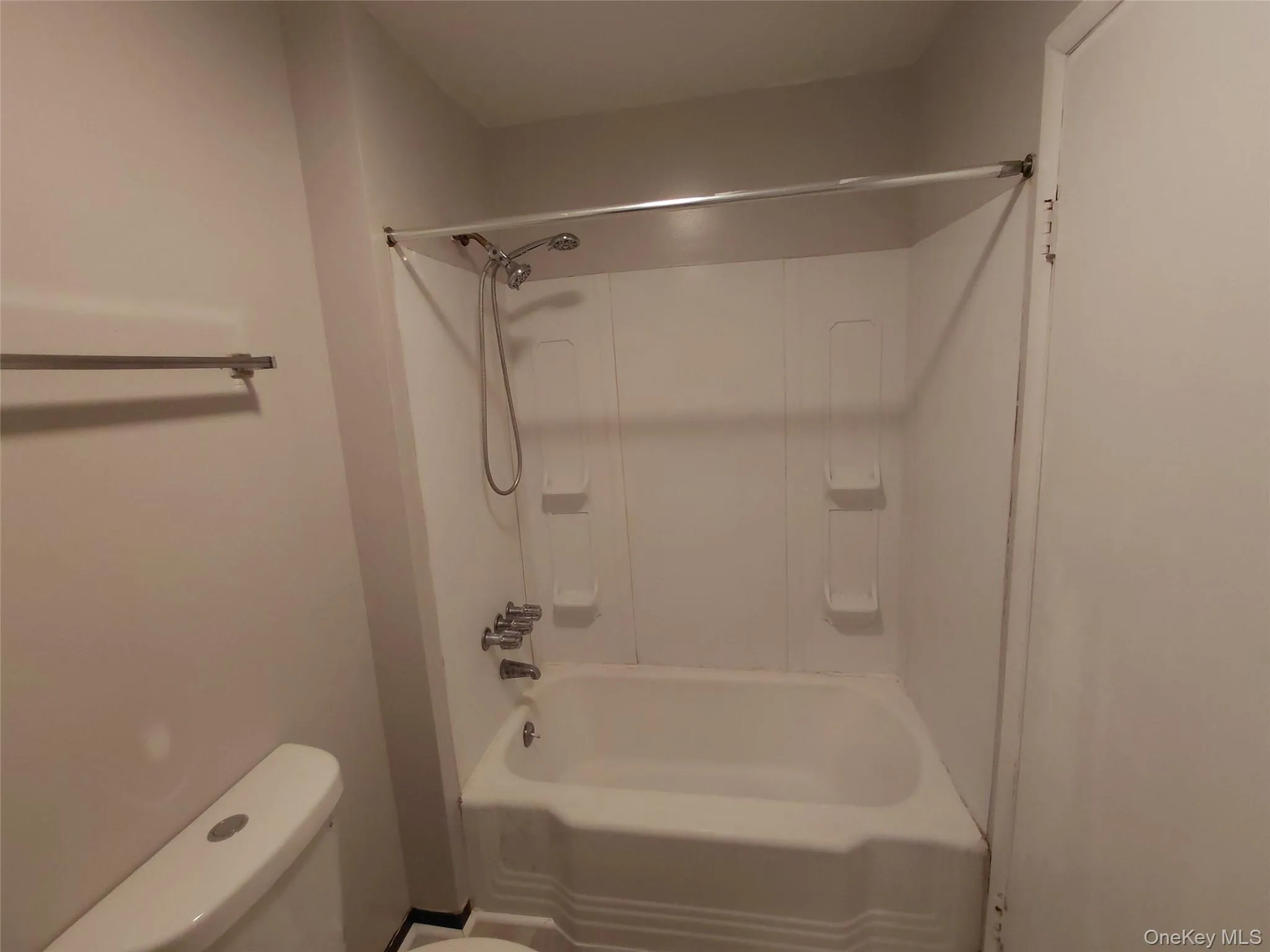 81 Franklin Street, Kingston, NY, 1 Bedroom Bedrooms, 3 Rooms Rooms,1 BathroomBathrooms,Residential Lease,For Rent,Franklin,0,1034915 81 Franklin Street, Kingston, NY, 1 Bedroom Bedrooms, 3 Rooms Rooms,1 BathroomBathrooms,Residential Lease,For Rent,Franklin,0,1034915