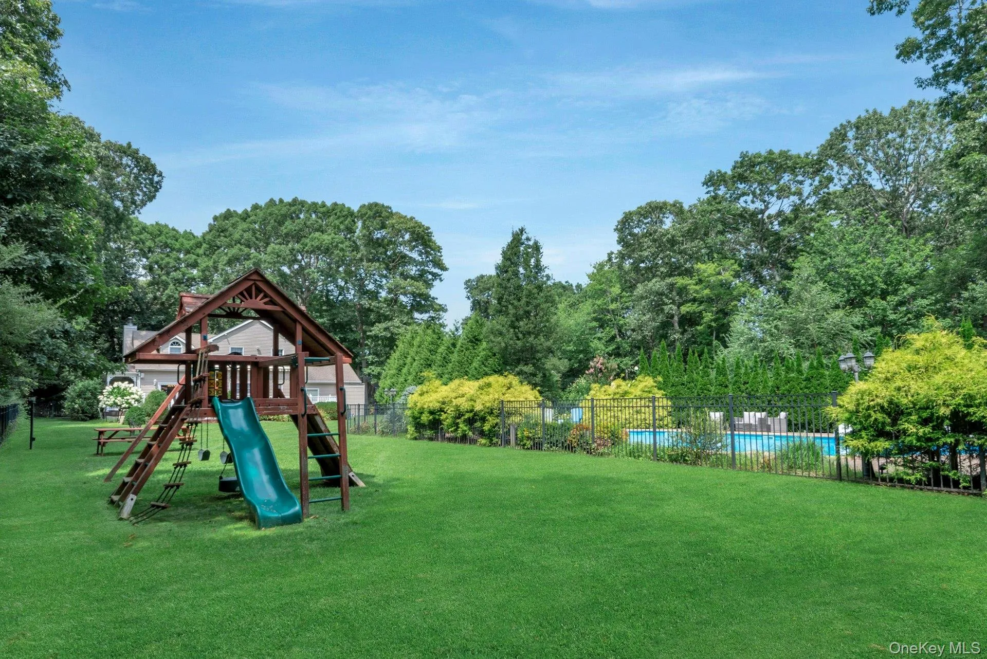 405 The Short Lane, Southold, NY, 4 Bedrooms Bedrooms, 9 Rooms Rooms,2 BathroomsBathrooms,Residential Lease,For Rent,The Short,0,1034927 405 The Short Lane, Southold, NY, 4 Bedrooms Bedrooms, 9 Rooms Rooms,2 BathroomsBathrooms,Residential Lease,For Rent,The Short,0,1034927