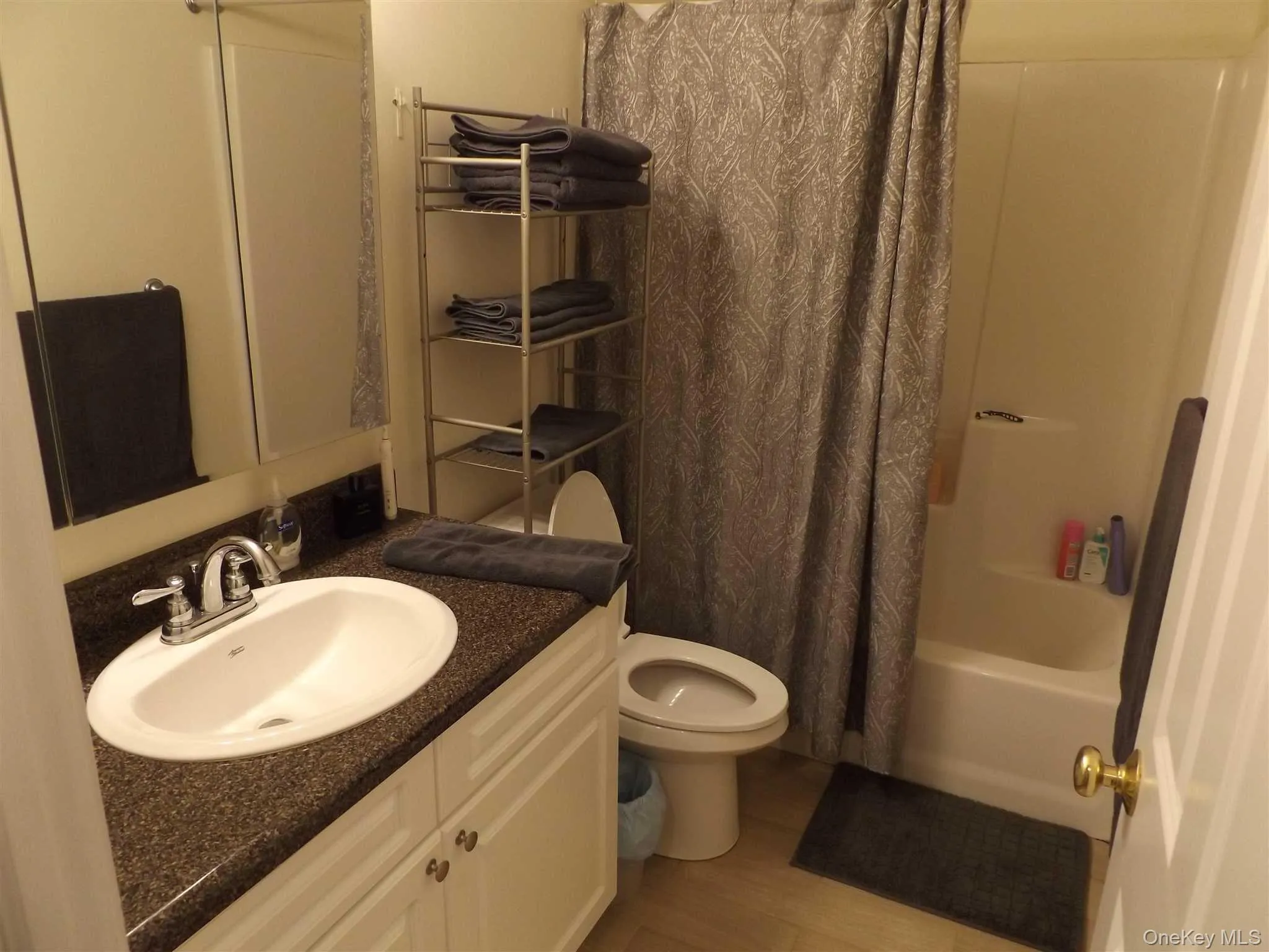 2410 Route 82, La Grange, NY, 2 Bedrooms Bedrooms, 6 Rooms Rooms,1 BathroomBathrooms,Residential Lease,For Rent,Route 82,0,1034936 2410 Route 82, La Grange, NY, 2 Bedrooms Bedrooms, 6 Rooms Rooms,1 BathroomBathrooms,Residential Lease,For Rent,Route 82,0,1034936