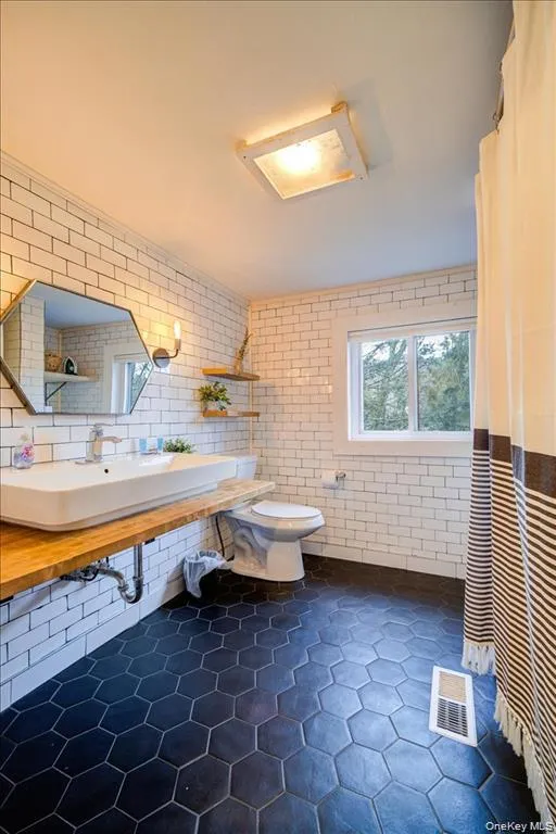 34 Overlook Road, Neversink, NY, 3 Bedrooms Bedrooms, 8 Rooms Rooms,2 BathroomsBathrooms,Residential Lease,For Rent,Overlook,0,1034938 34 Overlook Road, Neversink, NY, 3 Bedrooms Bedrooms, 8 Rooms Rooms,2 BathroomsBathrooms,Residential Lease,For Rent,Overlook,0,1034938
