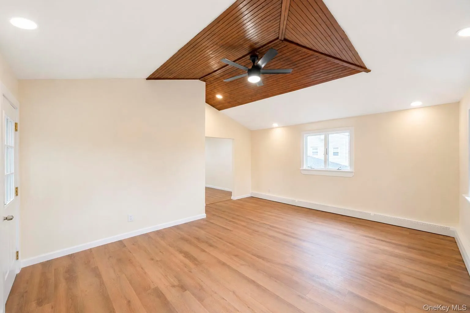41 Madison Avenue, Babylon, NY, 7 Bedrooms Bedrooms, 14 Rooms Rooms,2 BathroomsBathrooms,Residential,For Rent,Madison,0,1034941 41 Madison Avenue, Babylon, NY, 7 Bedrooms Bedrooms, 14 Rooms Rooms,2 BathroomsBathrooms,Residential,For Rent,Madison,0,1034941