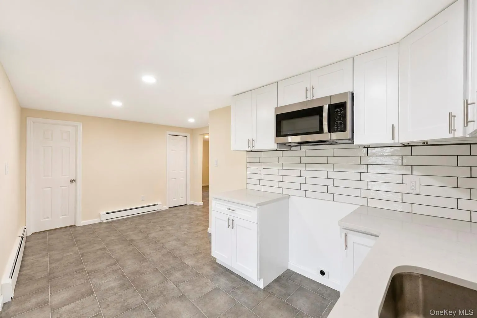 41 Madison Avenue, Babylon, NY, 7 Bedrooms Bedrooms, 14 Rooms Rooms,2 BathroomsBathrooms,Residential,For Rent,Madison,0,1034941 41 Madison Avenue, Babylon, NY, 7 Bedrooms Bedrooms, 14 Rooms Rooms,2 BathroomsBathrooms,Residential,For Rent,Madison,0,1034941