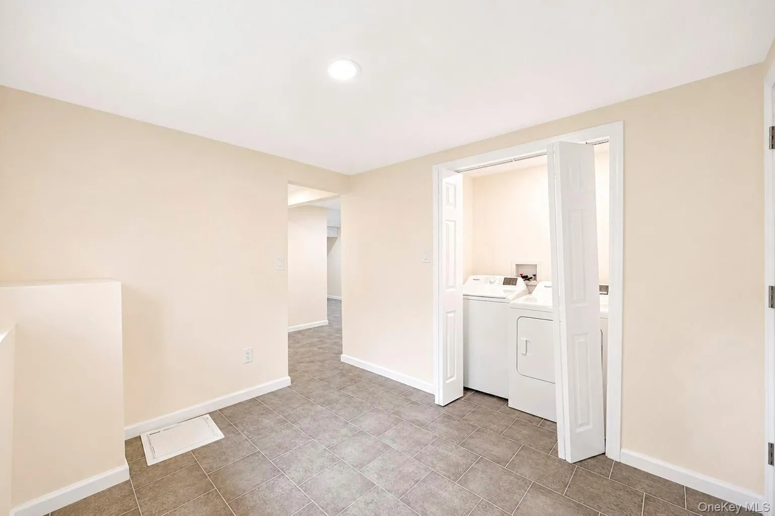 41 Madison Avenue, Babylon, NY, 7 Bedrooms Bedrooms, 14 Rooms Rooms,2 BathroomsBathrooms,Residential,For Rent,Madison,0,1034941 41 Madison Avenue, Babylon, NY, 7 Bedrooms Bedrooms, 14 Rooms Rooms,2 BathroomsBathrooms,Residential,For Rent,Madison,0,1034941