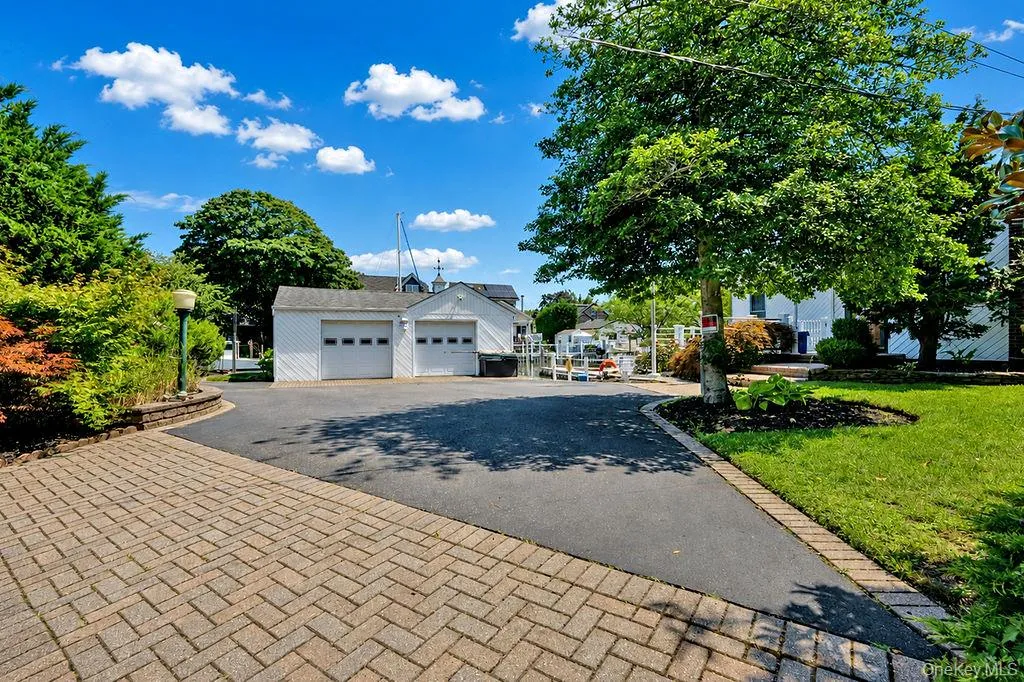 2.5 car garage with electric 2.5 car garage with electric