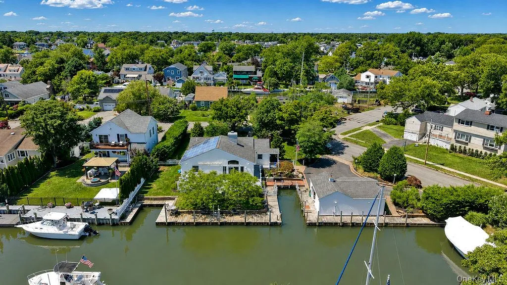 8 Stuart Avenue, Babylon, NY, 2 Bedrooms Bedrooms, 7 Rooms Rooms,1 BathroomBathrooms,Residential,For Rent,Stuart,0,1034942 8 Stuart Avenue, Babylon, NY, 2 Bedrooms Bedrooms, 7 Rooms Rooms,1 BathroomBathrooms,Residential,For Rent,Stuart,0,1034942